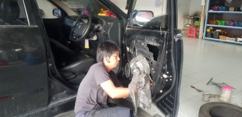 เปลี่ยนหูรับกระจก